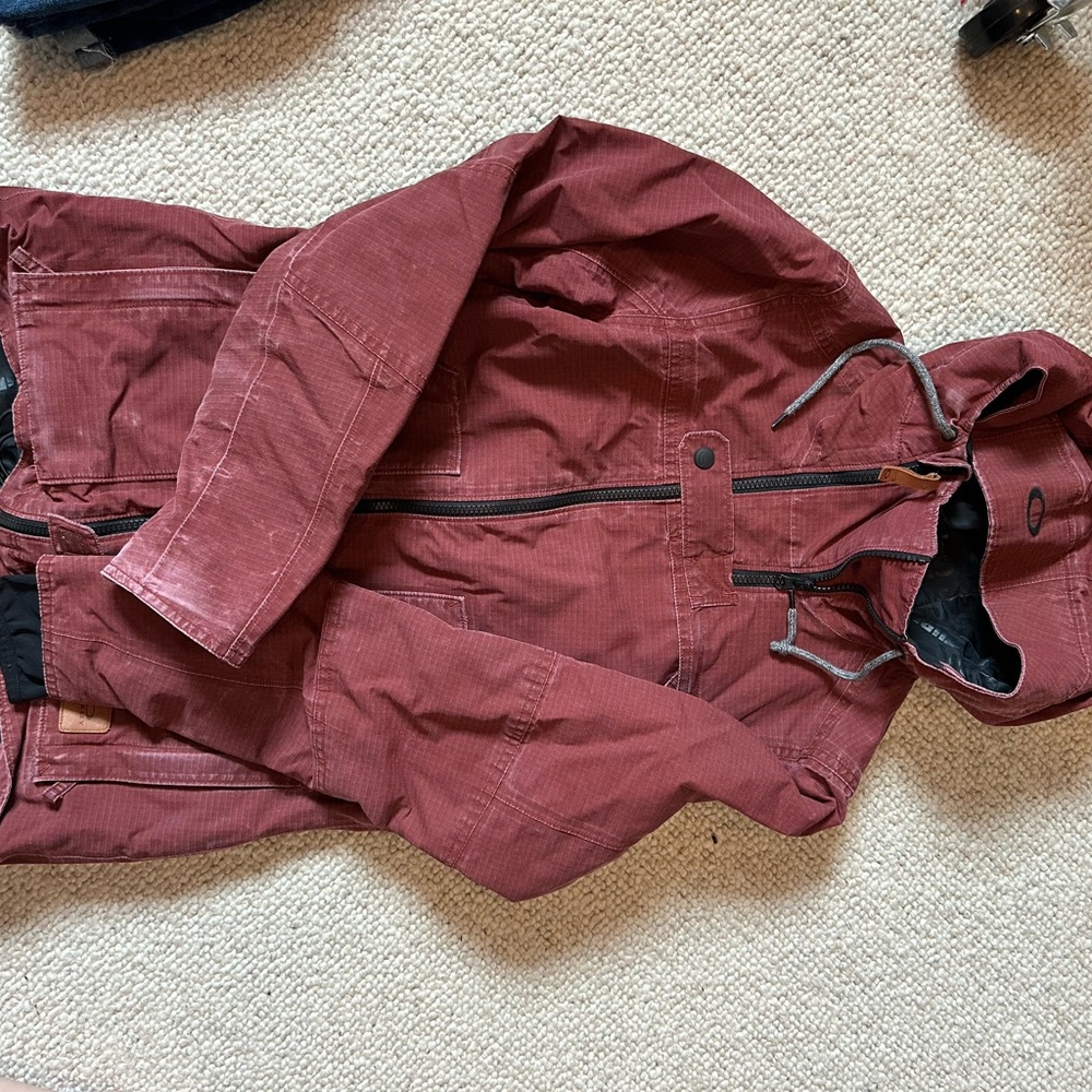 Oakley Red Ski Jacket with Hood and Full-Length Zipper